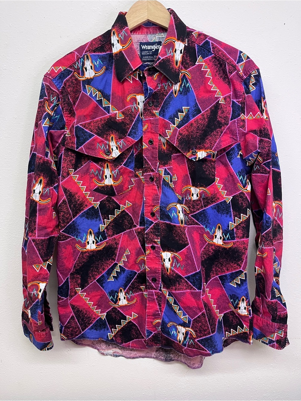 Vintage Wrangler Aztec Cow Skull Lightning Cowboy Cut Regular Fit Shirt 16.5-35